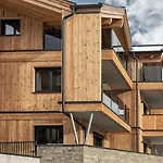Alpenparks & Rehrenberg 公寓式酒店