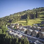 Alpenparks & Rehrenberg 公寓式酒店 4*