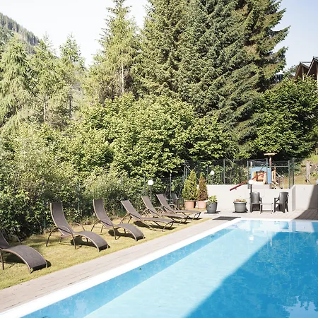 Alpenparks & Rehrenberg Apart-hotel Viehhofen